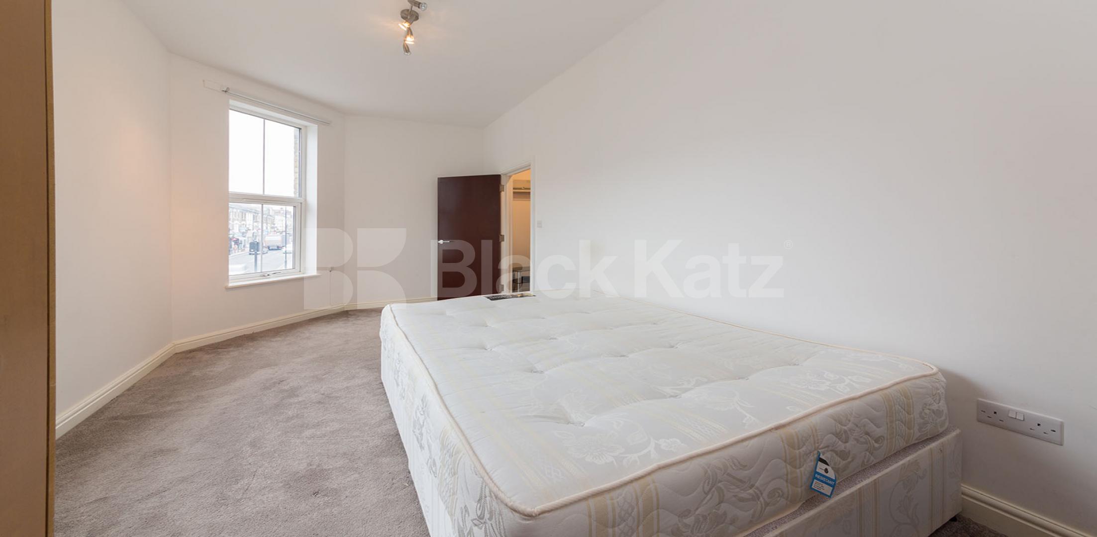 			STUNNING SPACIOUS SPLIT LEVEL 3 BEDROOM FLAT, 3 Bedroom, 1 bath, 1 reception Flat			 Springdale Road N16, NEWINGTON GREEN-STOKE NEWINGTON
